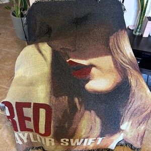 Taylor Swift Red Tour Throw Blanket/Tapestry